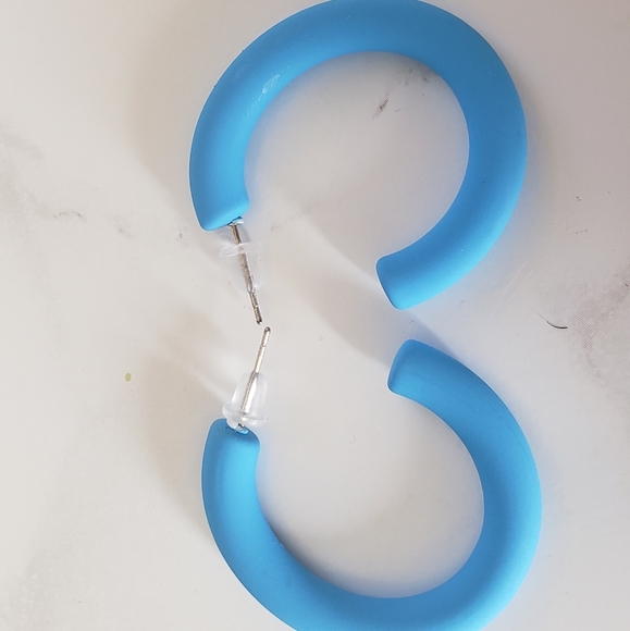 Bright blue hoop earrings - Picture 2 of 3